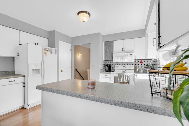 1198 Ridgeview Circle, Lake Orion, MI 48362