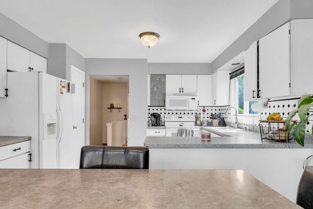 1198 Ridgeview Circle, Lake Orion, MI 48362