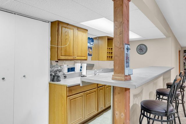 1198 Ridgeview Circle, Lake Orion, MI 48362