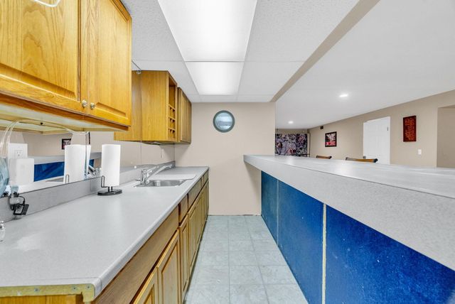 1198 Ridgeview Circle, Lake Orion, MI 48362