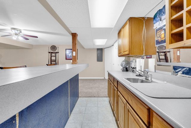 1198 Ridgeview Circle, Lake Orion, MI 48362