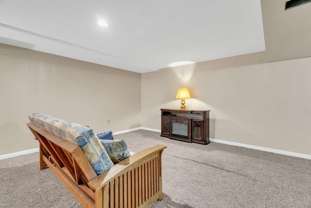1198 Ridgeview Circle, Lake Orion, MI 48362