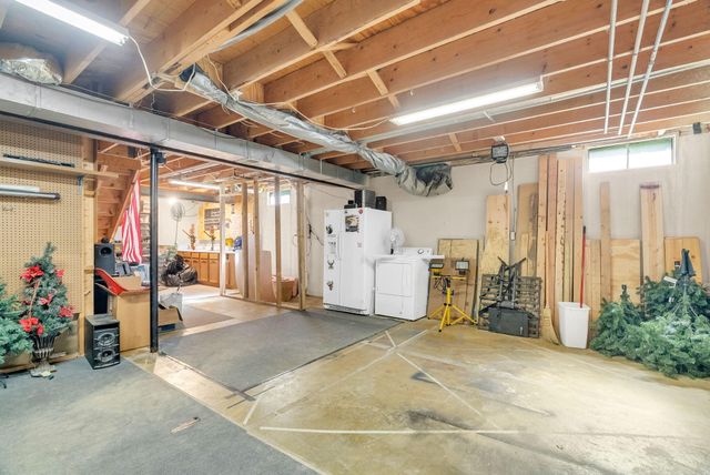 1198 Ridgeview Circle, Lake Orion, MI 48362
