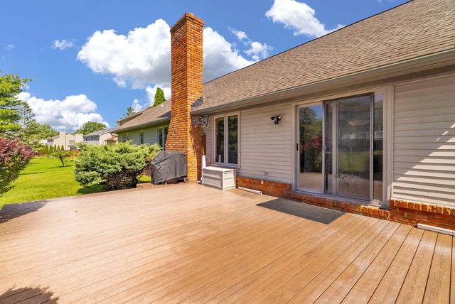 1198 Ridgeview Circle, Lake Orion, MI 48362