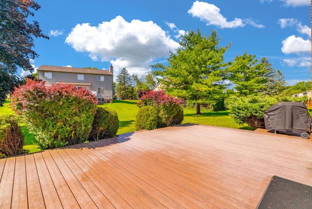 1198 Ridgeview Circle, Lake Orion, MI 48362