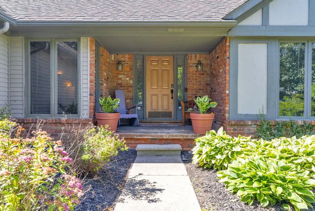1198 Ridgeview Circle, Lake Orion, MI 48362