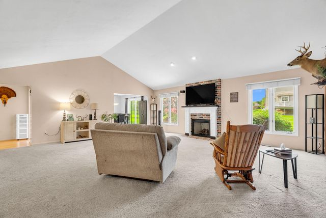 1198 Ridgeview Circle, Lake Orion, MI 48362