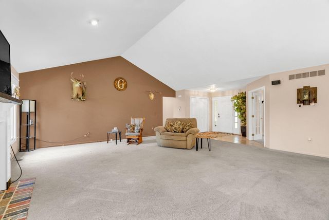1198 Ridgeview Circle, Lake Orion, MI 48362