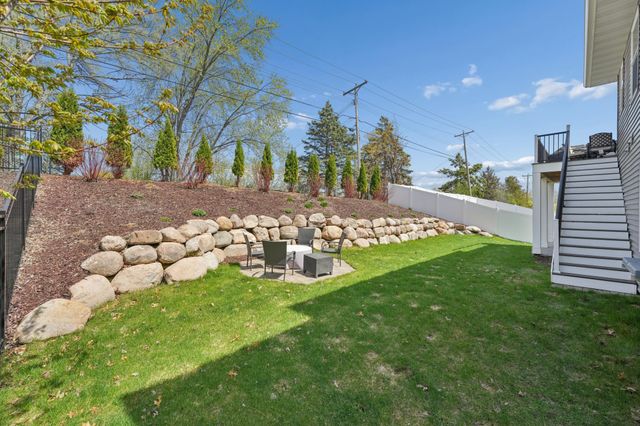 7124 51st Avenue N, New Hope, MN 55428