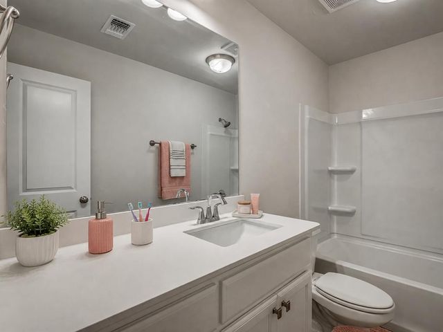 12825 NW 3rd Terrace, Yukon, OK 73099