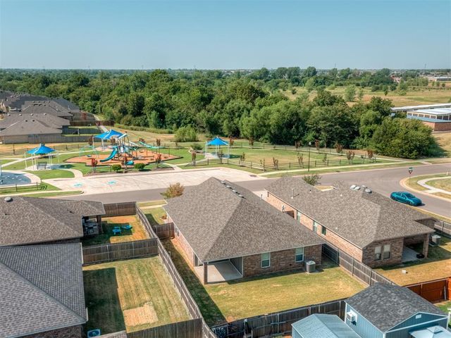 12825 NW 3rd Terrace, Yukon, OK 73099