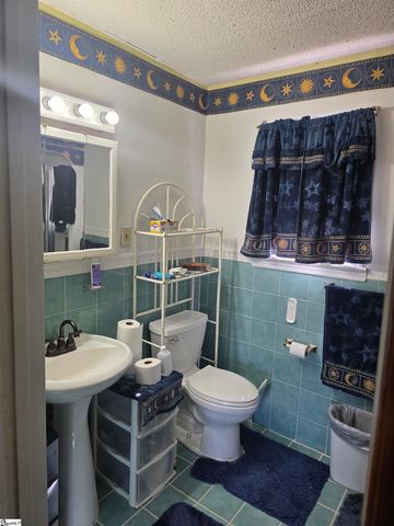 70 Snowmill Road, Woodruff, SC 29388