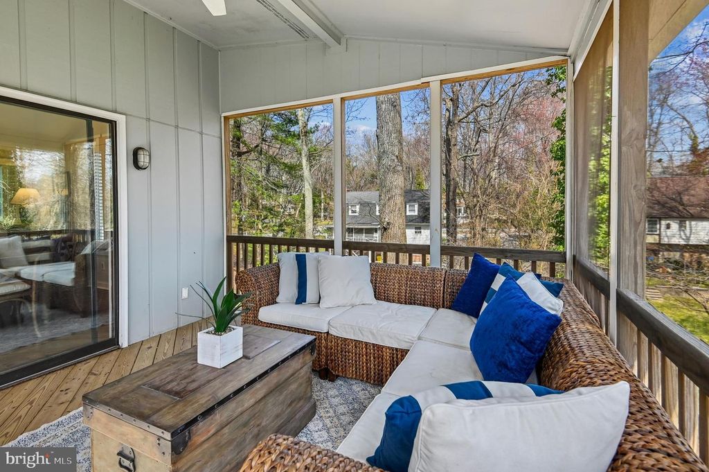 Image 17 of property listing at 2654 OGLETON RD, Annapolis, MD 21403