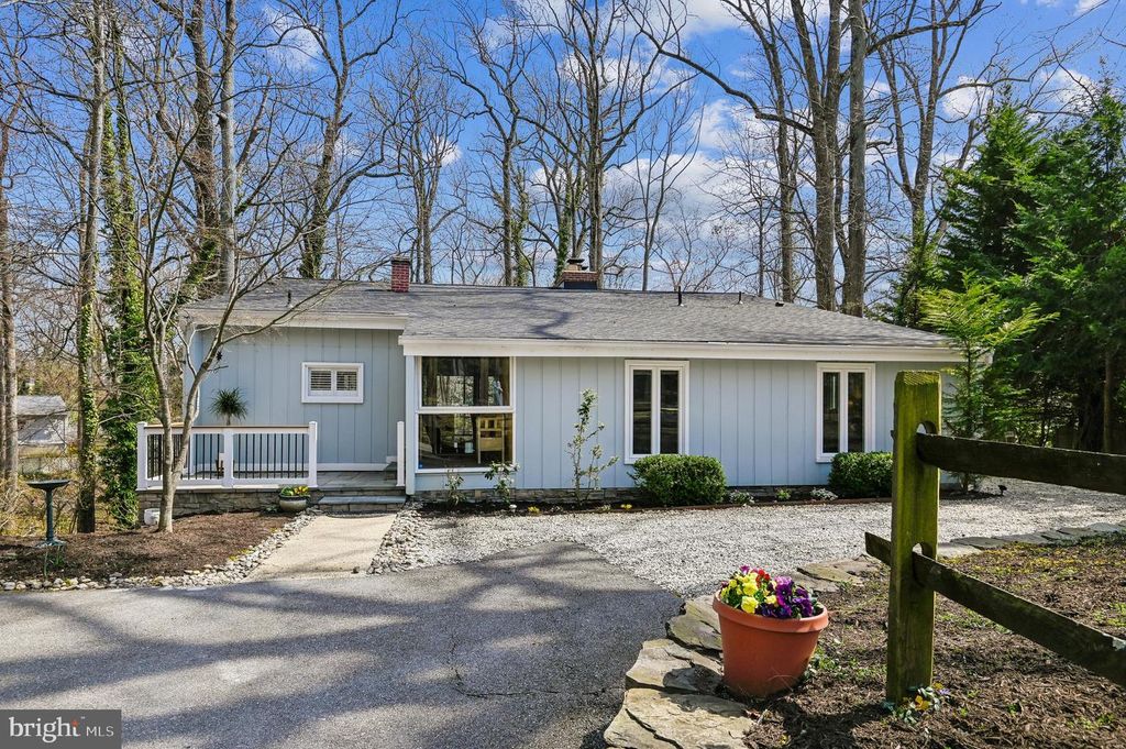 Image 2 of property listing at 2654 OGLETON RD, Annapolis, MD 21403