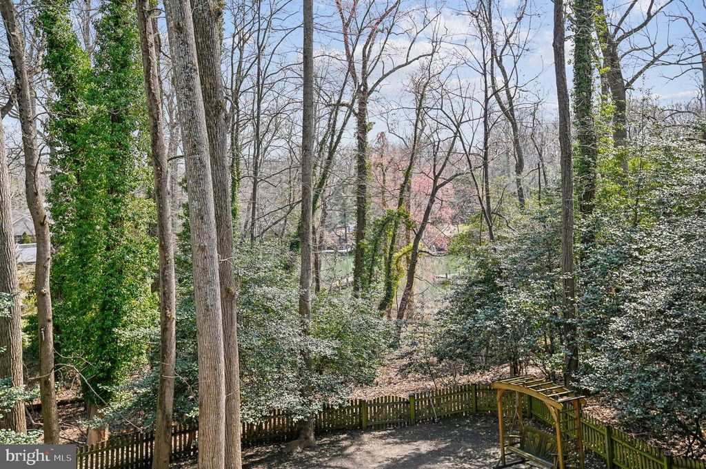 Image 33 of property listing at 2654 OGLETON RD, Annapolis, MD 21403