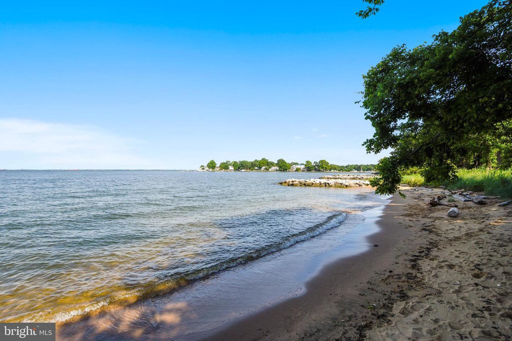 Image 36 of property listing at 2654 OGLETON RD, Annapolis, MD 21403