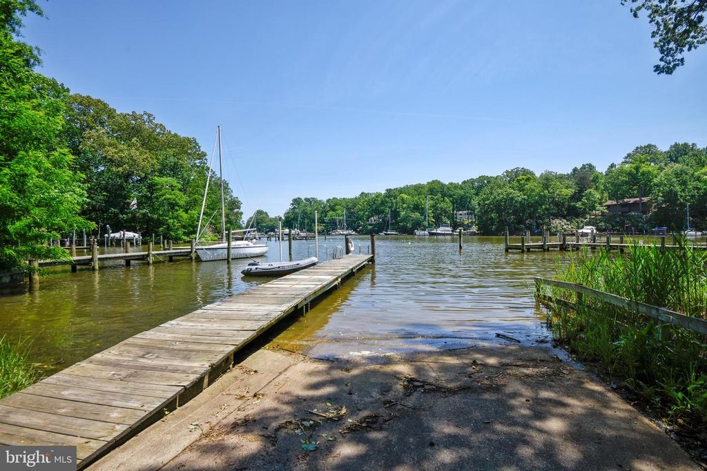 Image 41 of property listing at 2654 OGLETON RD, Annapolis, MD 21403