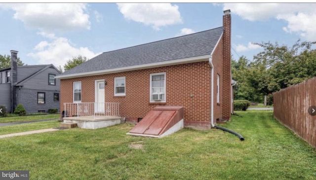 923 ROHRERSTOWN RD, Lancaster, PA 17601