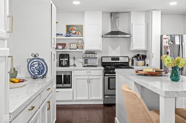 2820 E 98th Street, Carmel, IN 46280