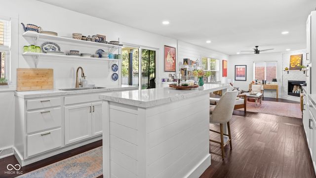 2820 E 98th Street, Carmel, IN 46280