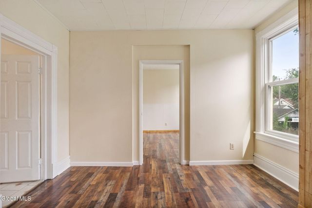 86 6th Avenue, Troy, NY 12180