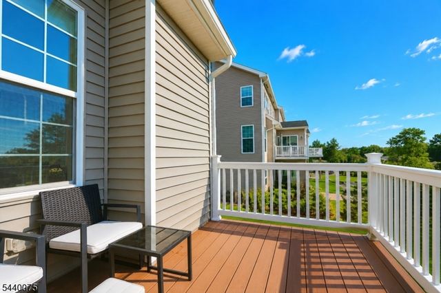 21 Astoria Pl, East Hanover Twp., NJ 07936