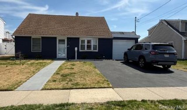 12 Carlton Drive, Massapequa, NY 11758