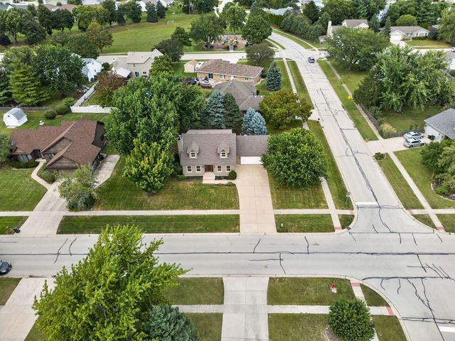 309 E Somonauk Street, Yorkville, IL 60560