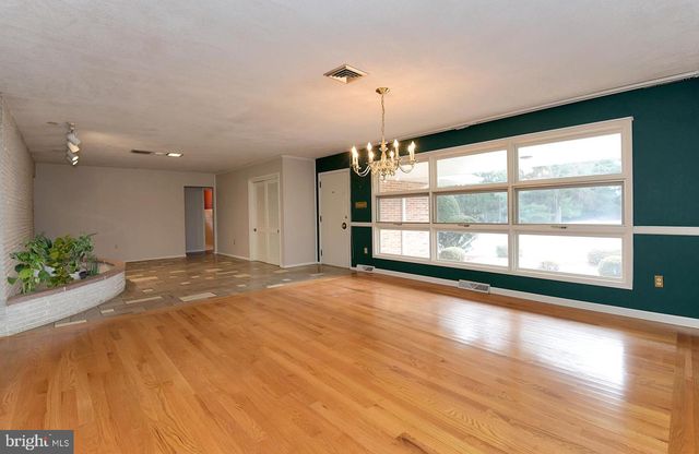 28 W CHURCH RD, Lawrence Township, NJ 08648