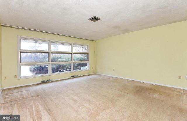 28 W CHURCH RD, Lawrence Township, NJ 08648