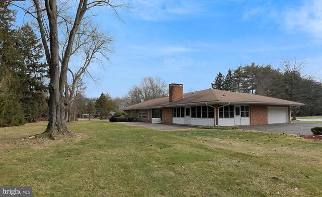 28 W CHURCH RD, Lawrence Township, NJ 08648