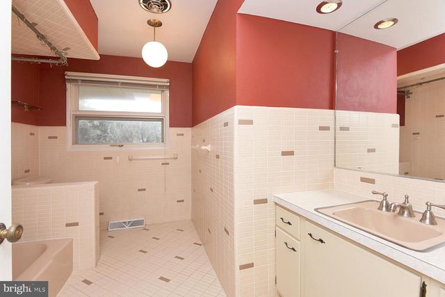 28 W CHURCH RD, Lawrence Township, NJ 08648