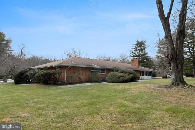 28 W CHURCH RD, Lawrence Township, NJ 08648