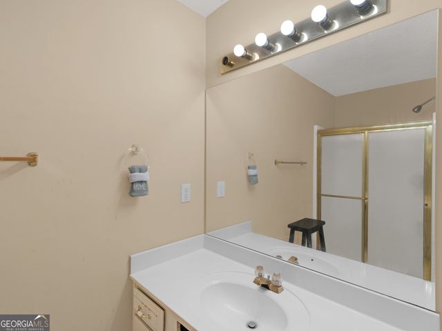 112 Crown Oaks Drive, Stockbridge, GA 30281