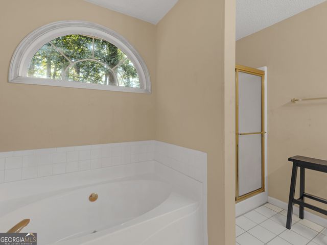 112 Crown Oaks Drive, Stockbridge, GA 30281
