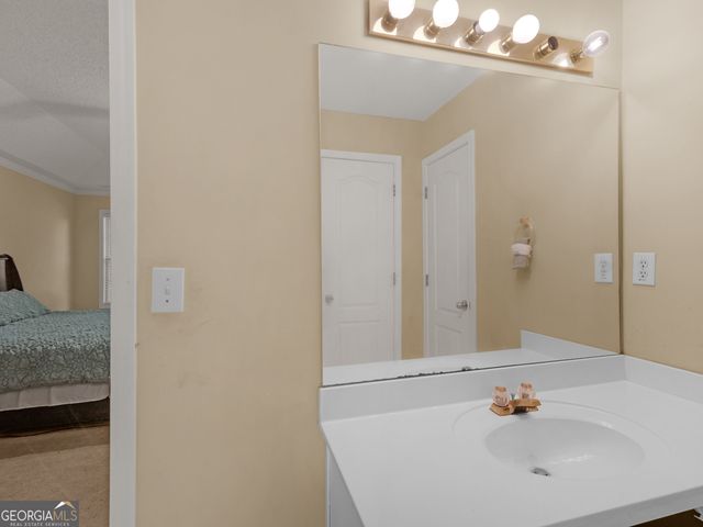 112 Crown Oaks Drive, Stockbridge, GA 30281