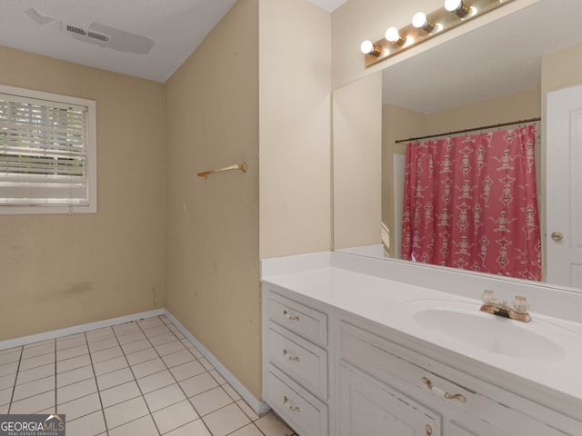 112 Crown Oaks Drive, Stockbridge, GA 30281