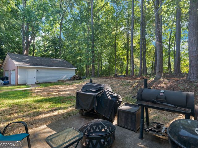112 Crown Oaks Drive, Stockbridge, GA 30281