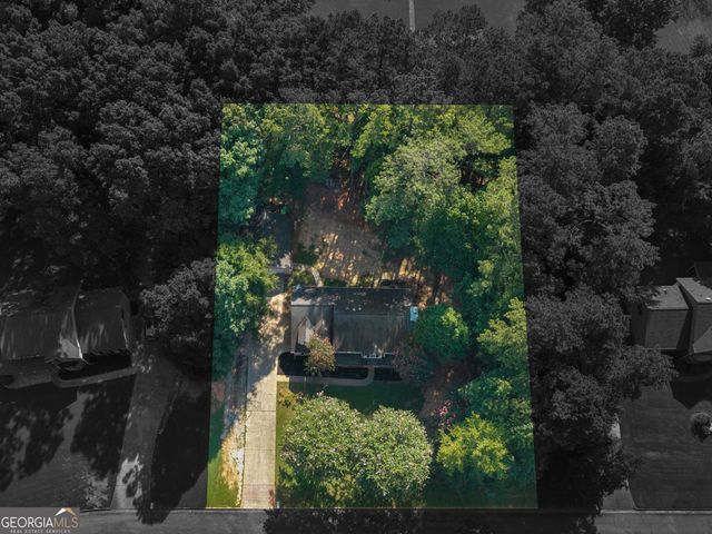 112 Crown Oaks Drive, Stockbridge, GA 30281