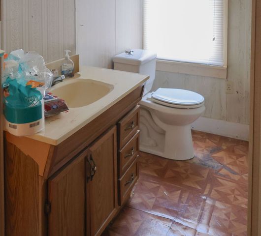 801 E Walcott Avenue, Comanche, TX 76442