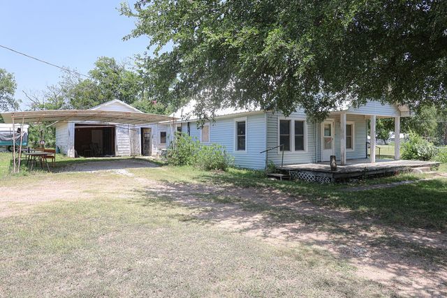 801 E Walcott Avenue, Comanche, TX 76442