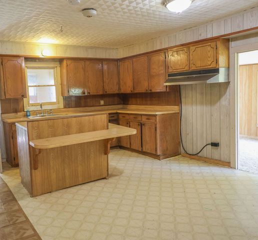 801 E Walcott Avenue, Comanche, TX 76442