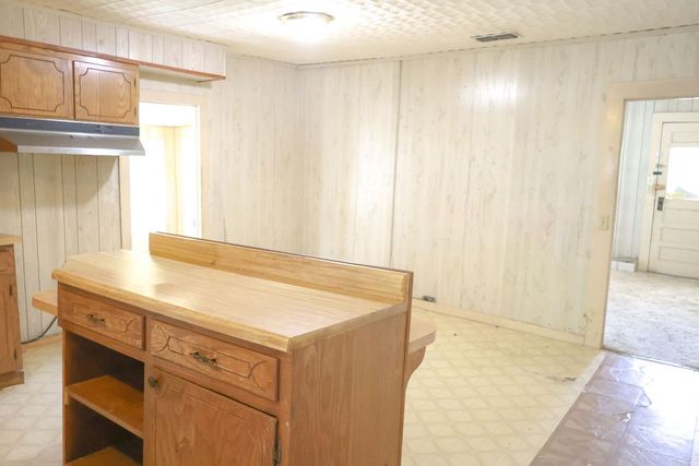 801 E Walcott Avenue, Comanche, TX 76442