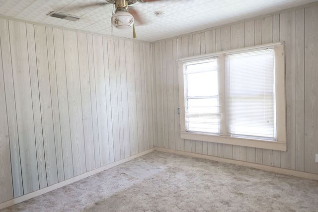 801 E Walcott Avenue, Comanche, TX 76442