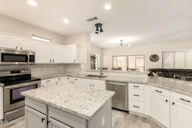 16779 W DESERT BLOSSOM Way, Surprise, AZ 85387