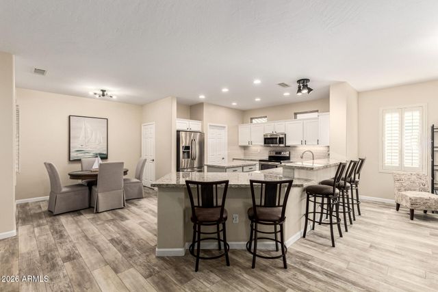 16779 W DESERT BLOSSOM Way, Surprise, AZ 85387