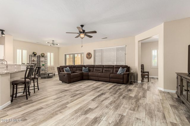 16779 W DESERT BLOSSOM Way, Surprise, AZ 85387