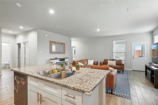 524 Prairie Clover Trail, Fort Worth, TX 76131