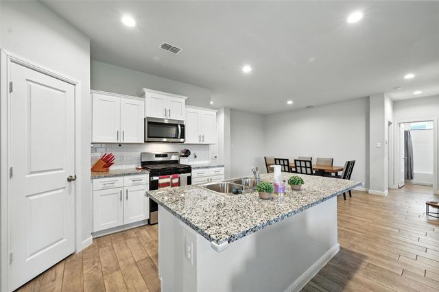 524 Prairie Clover Trail, Fort Worth, TX 76131