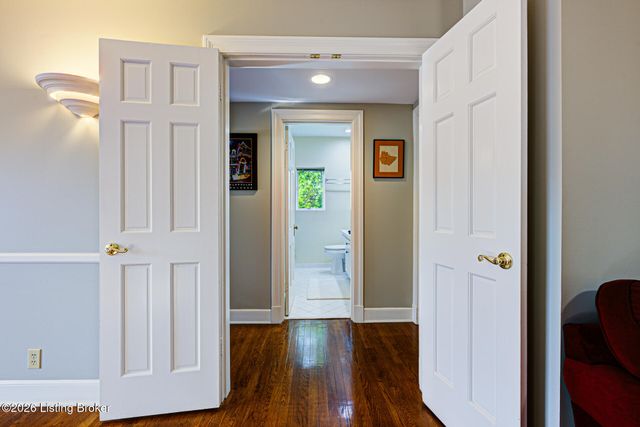 2126 Village Dr Unit 3, Louisville, KY 40205